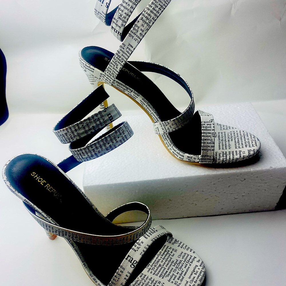 Newspaper print ankle strap heels SZ 9